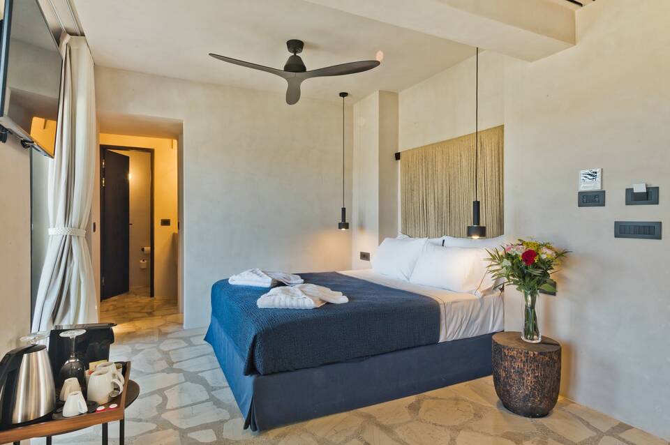Almi Luxury Rooms 4
