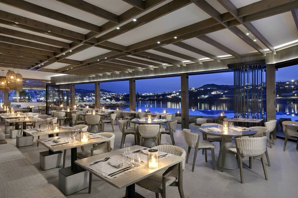 Aeonic Suites & Spa Mykonos 4