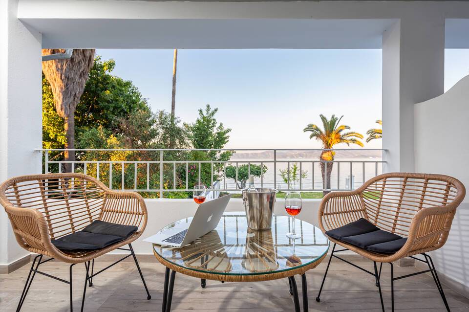 Sirocco Hotel 5