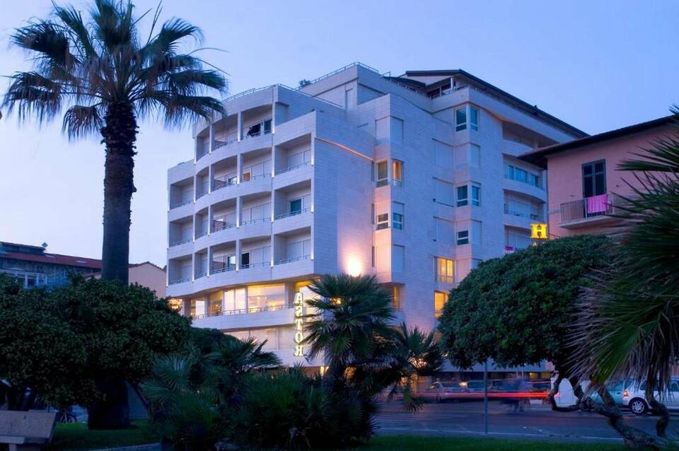 Sina Astor 1