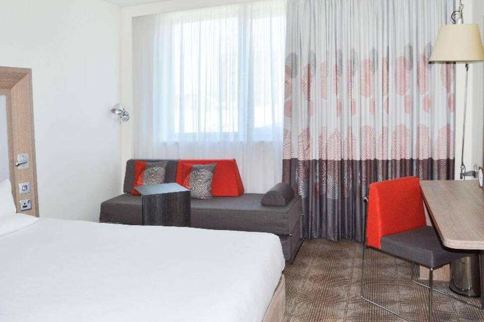 Novotel London Brentford 5