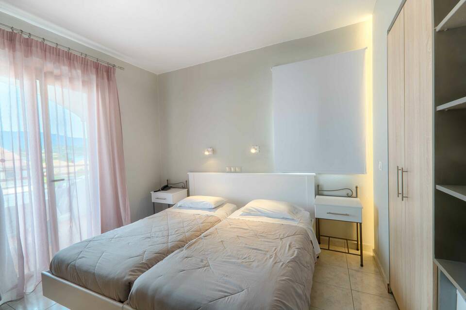 Louvre Hotel 3