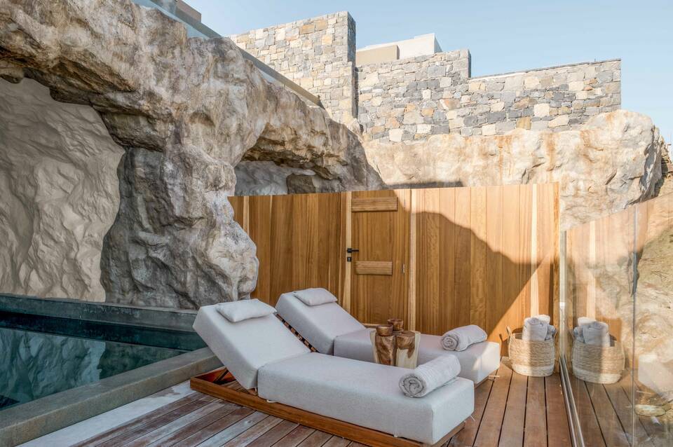 Acro Suites - A Wellbeing Resort 1