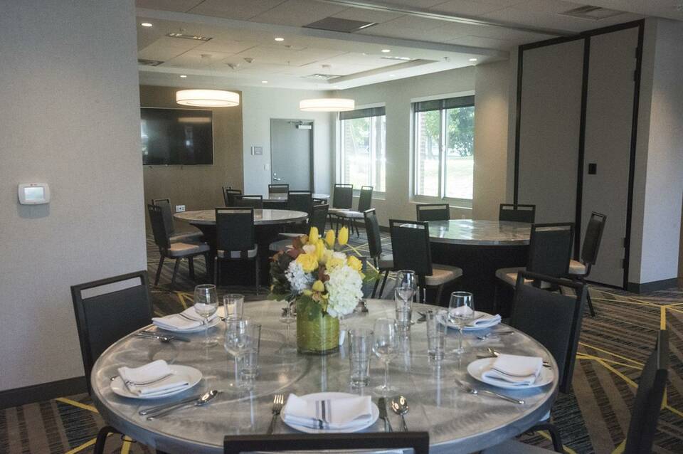 Cambria Hotel LAX 3