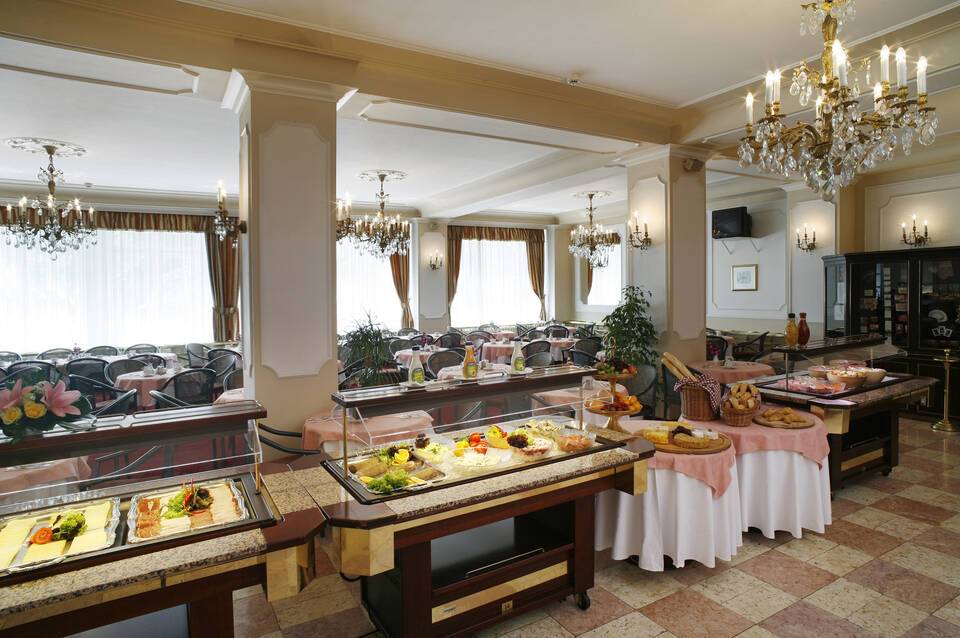 Hotel Ambassador Zlatá Husa 2