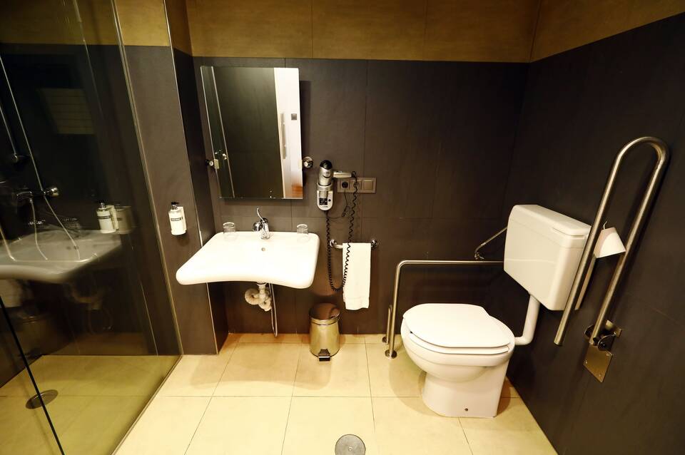 Travelodge Madrid Coslada Airport 2