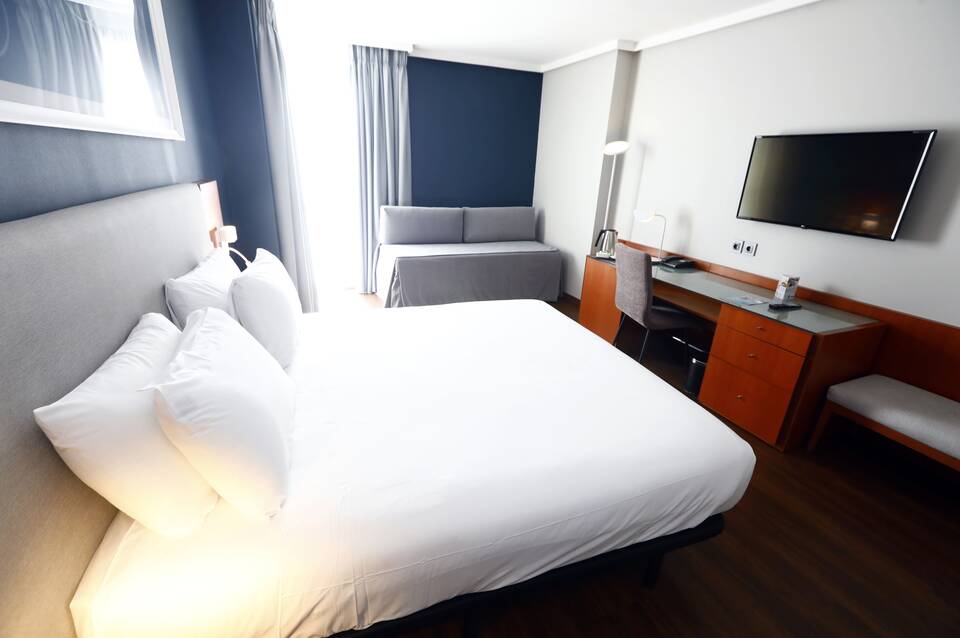 Travelodge Madrid Coslada Airport 3