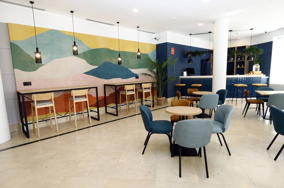 Travelodge Madrid Coslada Airport 5