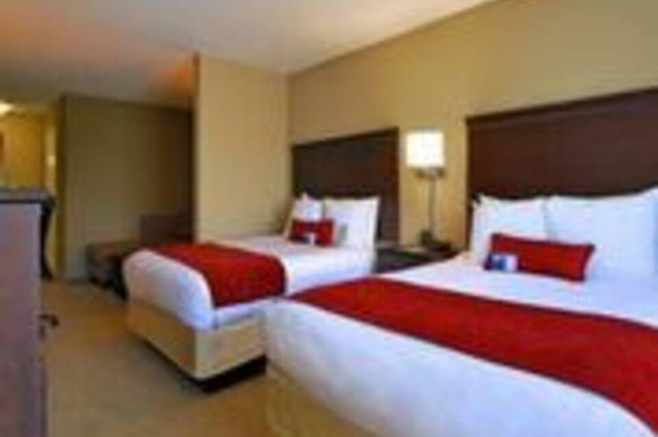 Comfort Suites Sarasota-Siesta Key 5