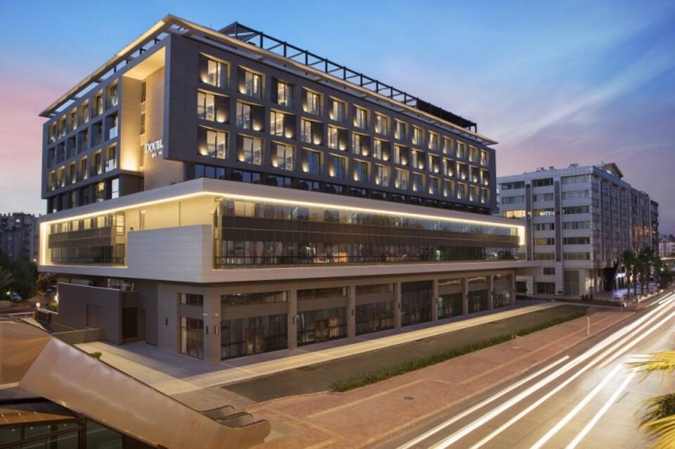 DoubleTree by Hilton Antalya City Centre 2