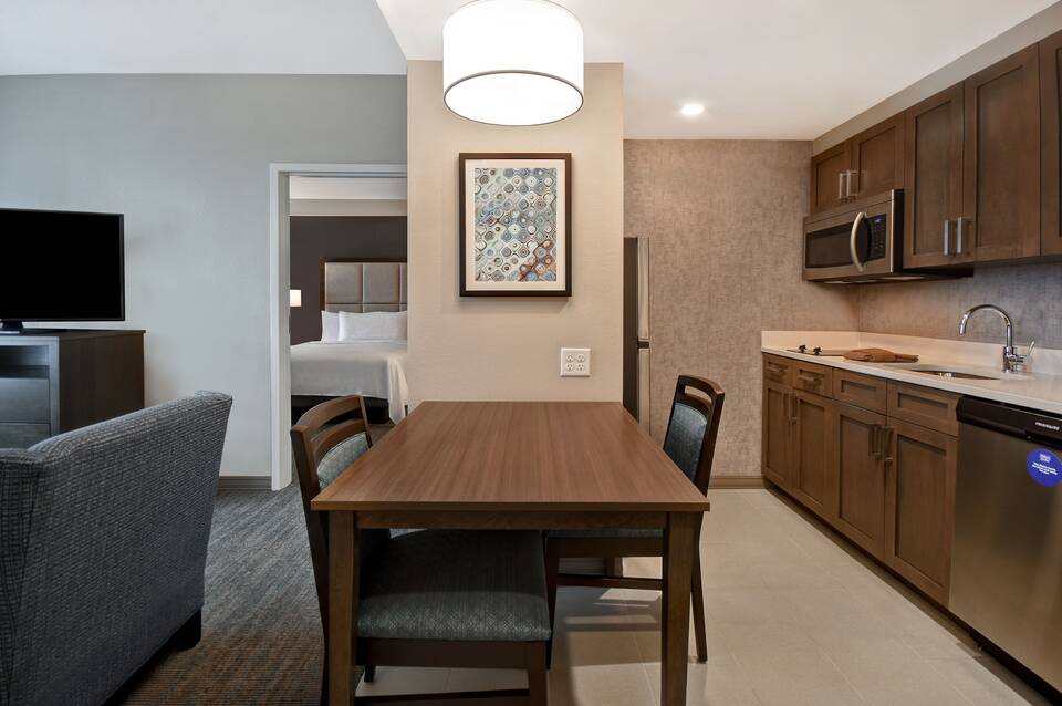 Homewood Suites by Hilton Orlando at FLAMINGO CROSSINGS Town Center 3