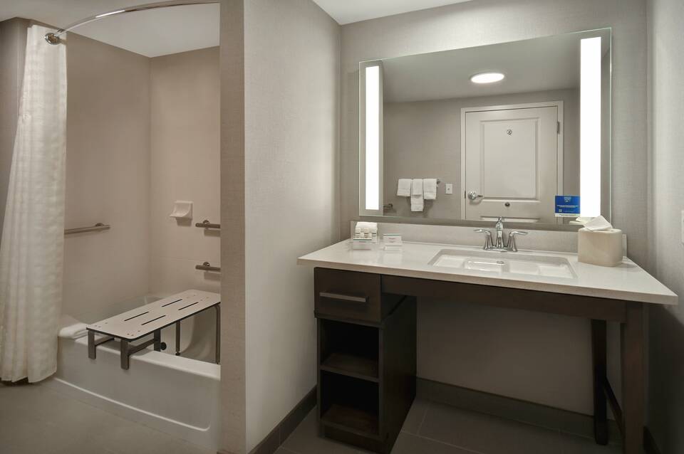 Homewood Suites by Hilton Orlando at FLAMINGO CROSSINGS Town Center 5