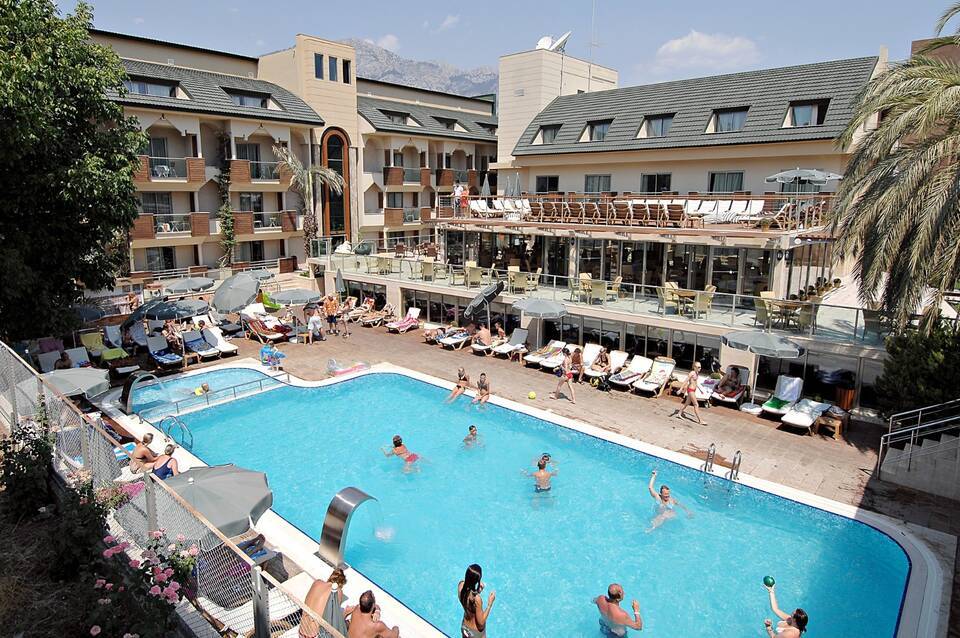 Ambassador Hotel 4