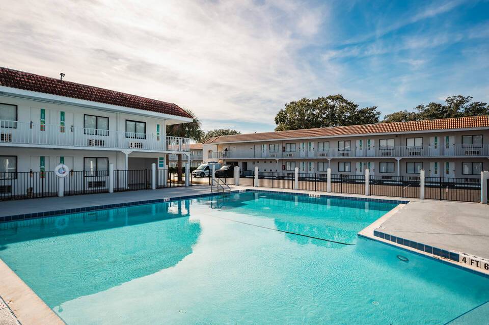 Travelodge by Wyndham Orlando Lake Buena Vista South 3