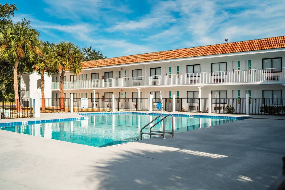 Travelodge by Wyndham Orlando Lake Buena Vista South 4