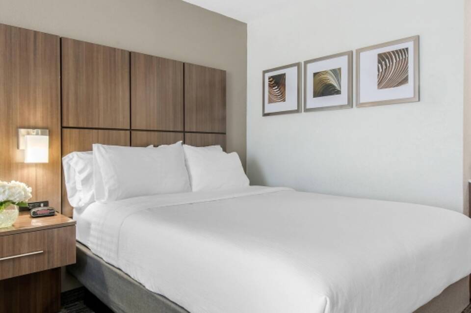 Holiday Inn Melbourne-Viera Conference Ctr 2