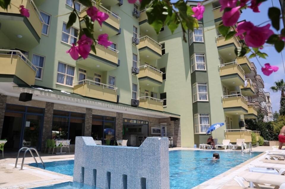 Almera Apart Hotel 4