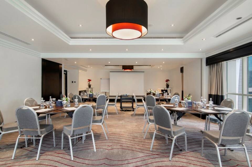 Towers Rotana 4