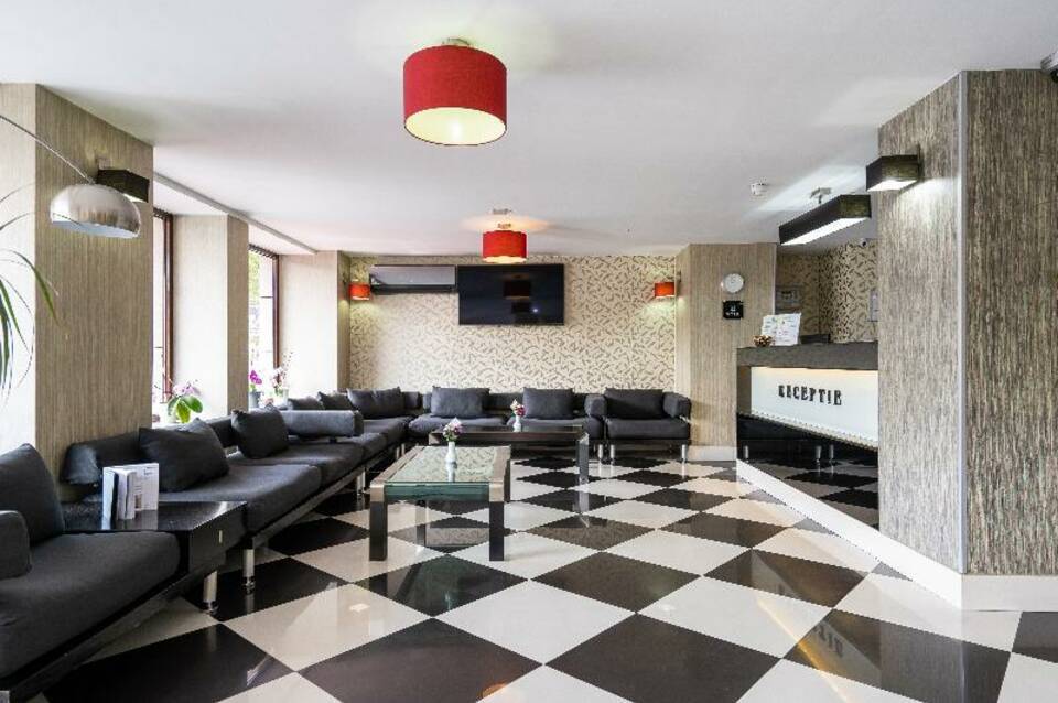 Parliament Hotel 2