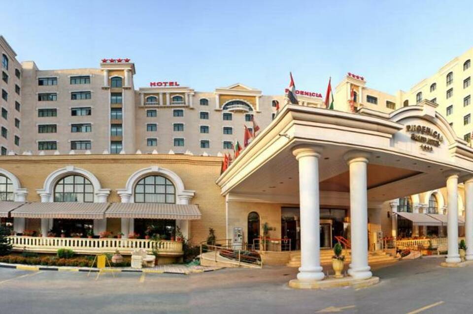Phoenicia Grand Hotel 4