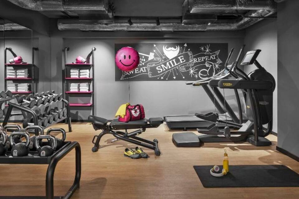 Moxy Bucharest Old Town 3