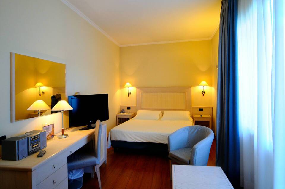 Best Western Globus Hotel 4