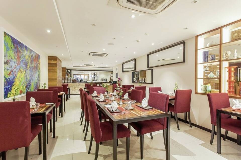 The Somerset Hotel 3