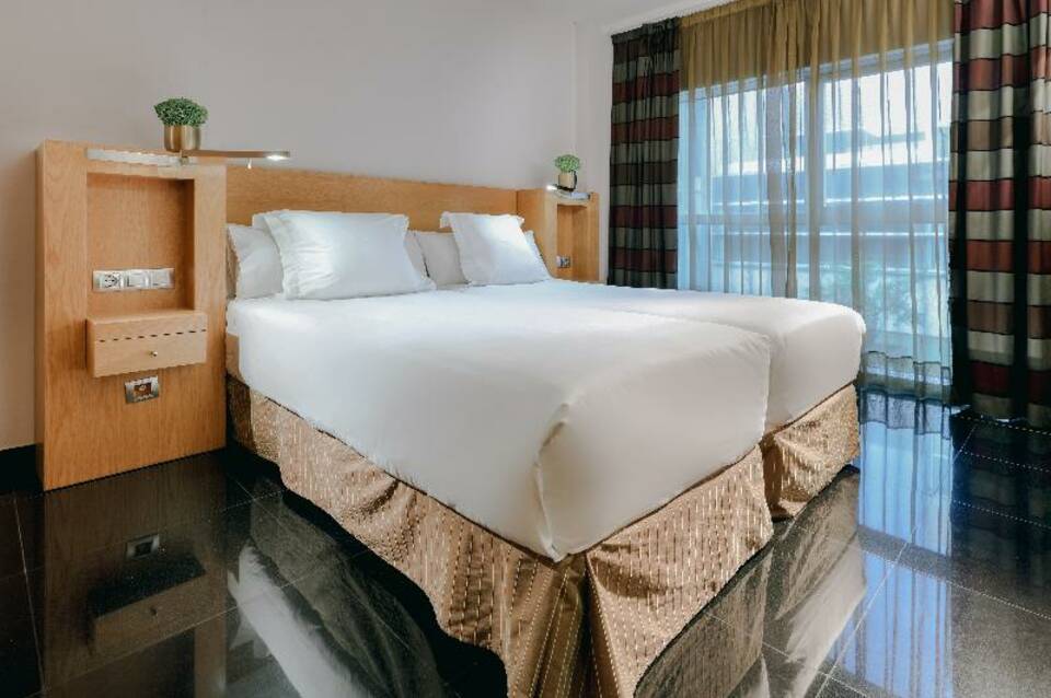 Apartamentos Hesperia Barcelona Fira 5