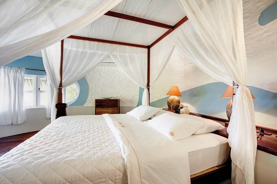 Nika Island Resort 3