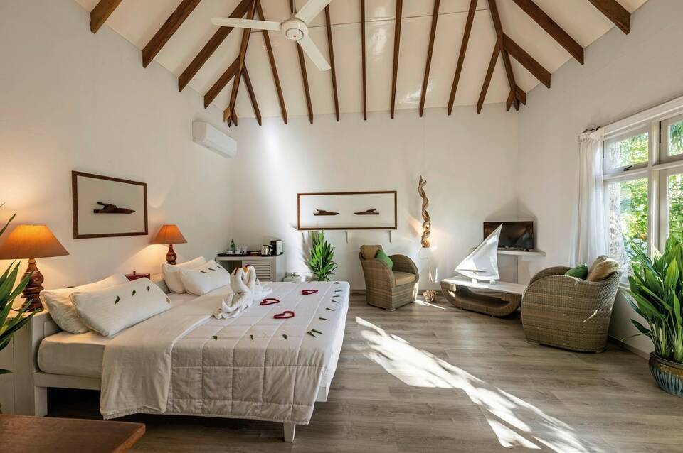 Nika Island Resort 4