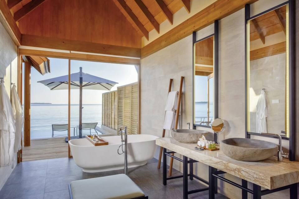 Emerald Faarufushi Resort & Spa 5