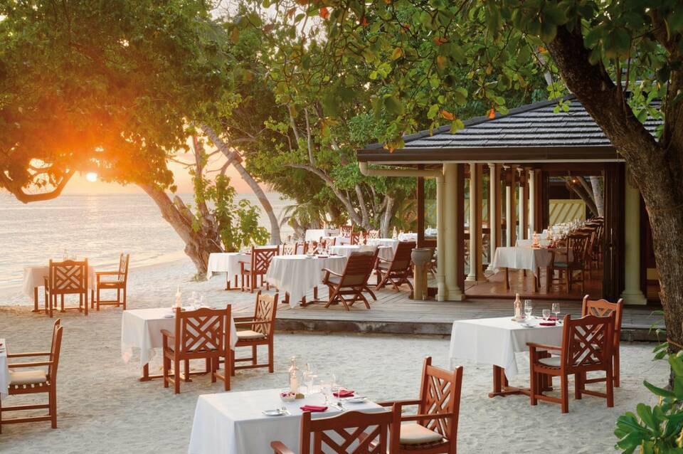 Royal Island Resort & Spa 3
