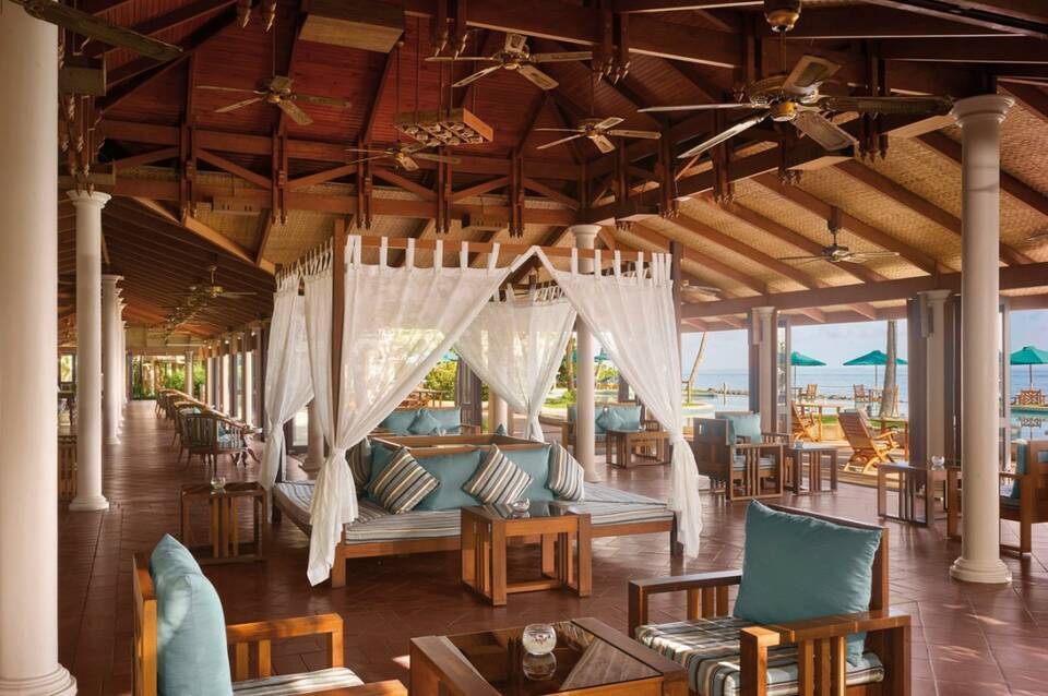 Royal Island Resort & Spa 5