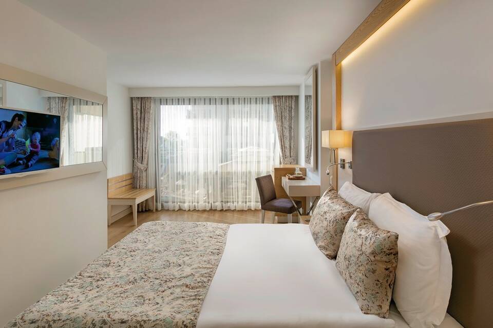 Glamour Resort & Spa 4