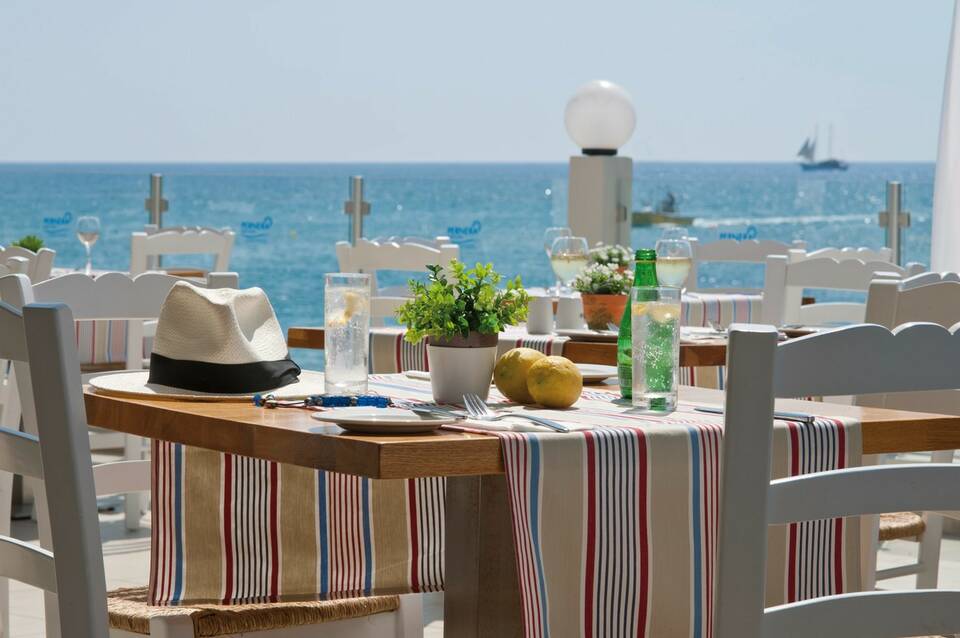 Pernera Beach Hotel 3