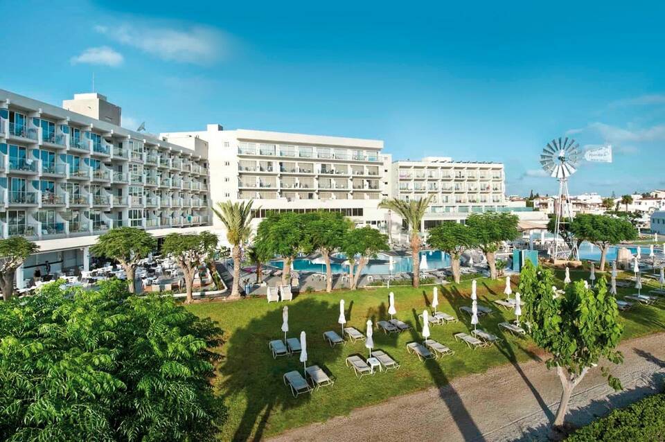 Pernera Beach Hotel 4