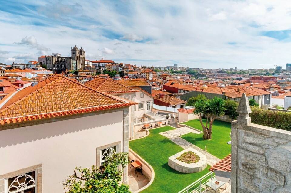 Oca Flores & Vitoria Village 2