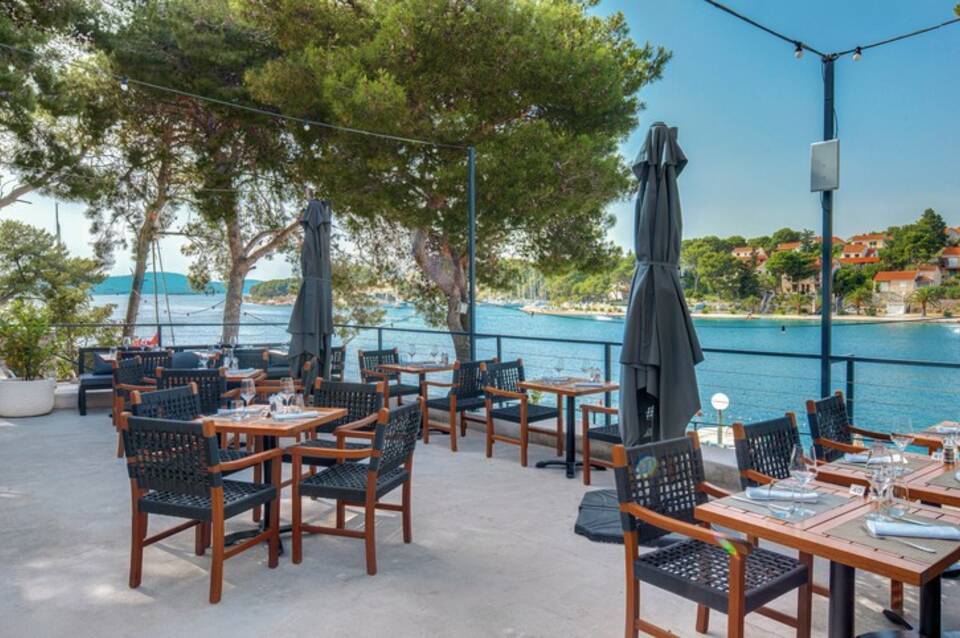Hotel Milna Osam 4