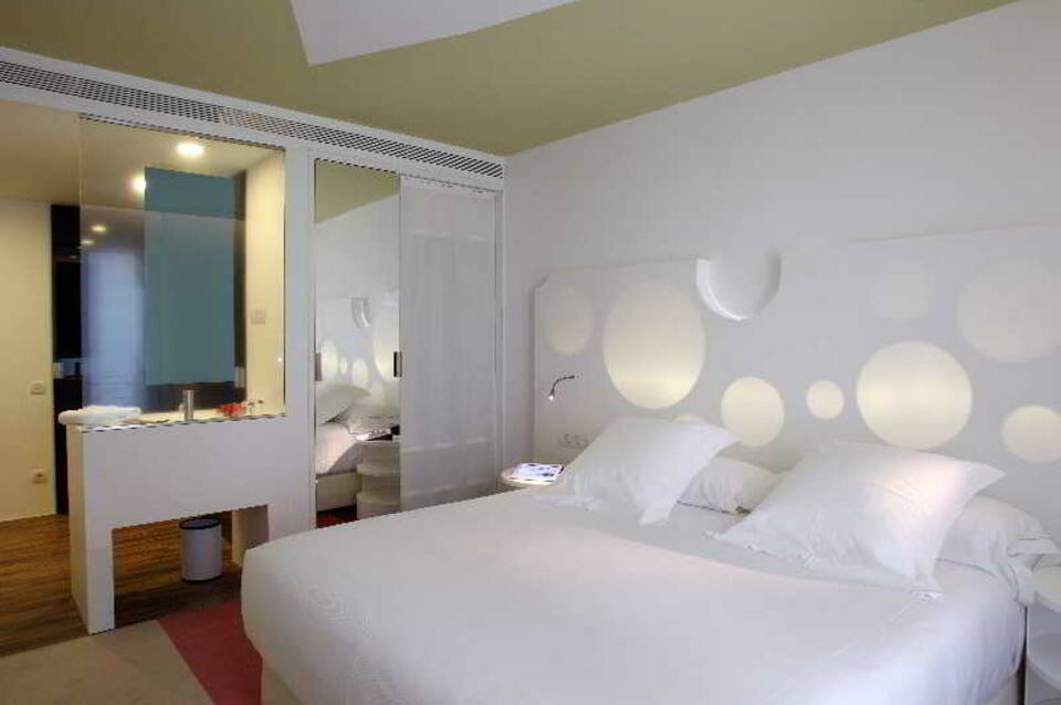 Room Mate Pau 1