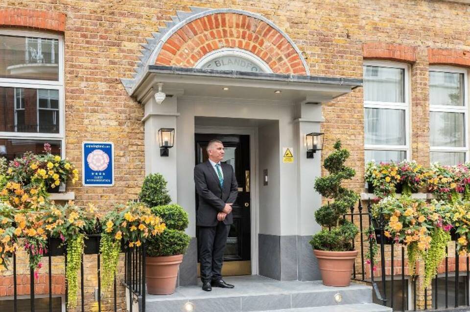 The Blandford Hotel London 3