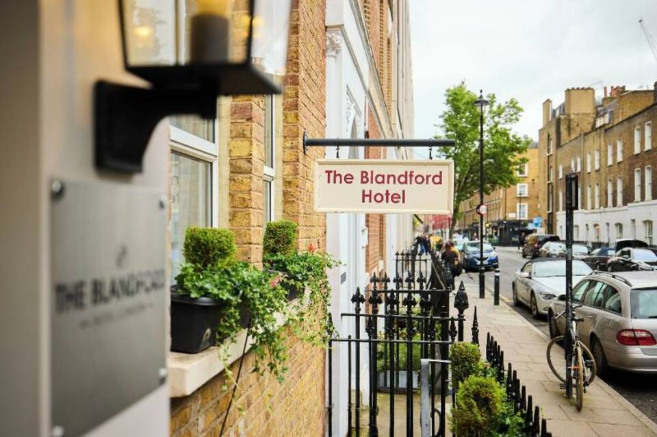 The Blandford Hotel London 5