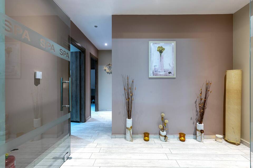 Athina Palace Resort & Spa 2
