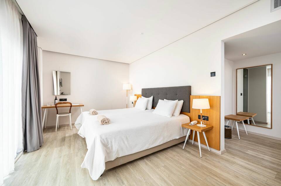 Athina Palace Resort & Spa 3