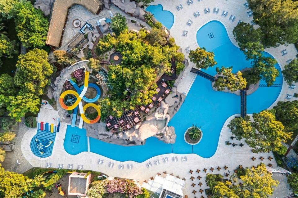Blue Waters Club 1