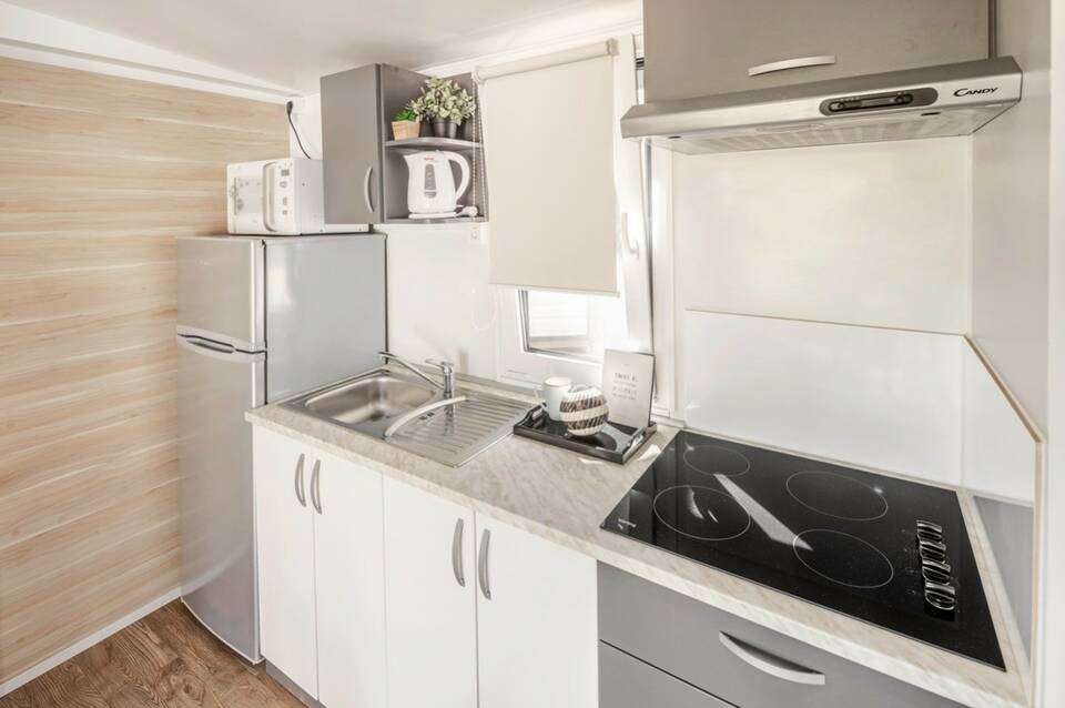 Waterman Beach Village camp & glamping 2