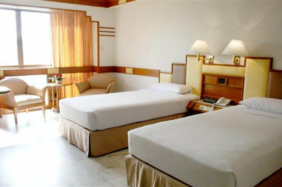 Ramada by Wyndham Bangkok Sukhumvit 11 1