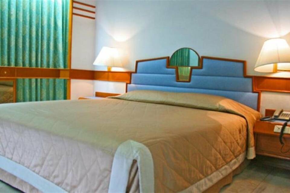 Ramada by Wyndham Bangkok Sukhumvit 11 2