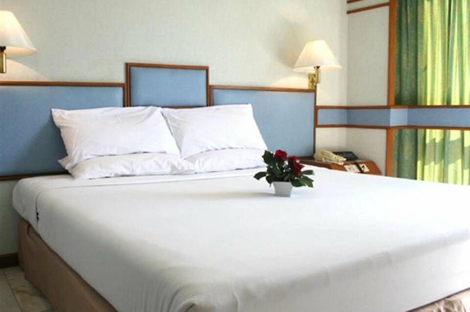Ramada by Wyndham Bangkok Sukhumvit 11 3