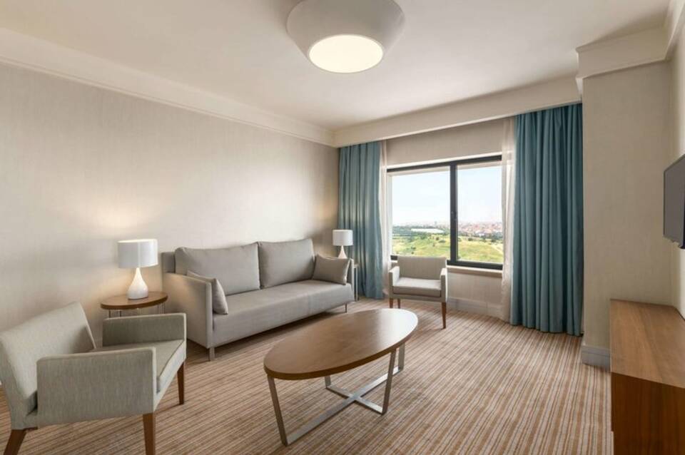 Ramada Plaza by Wyndham Istanbul Tekstilkent 1