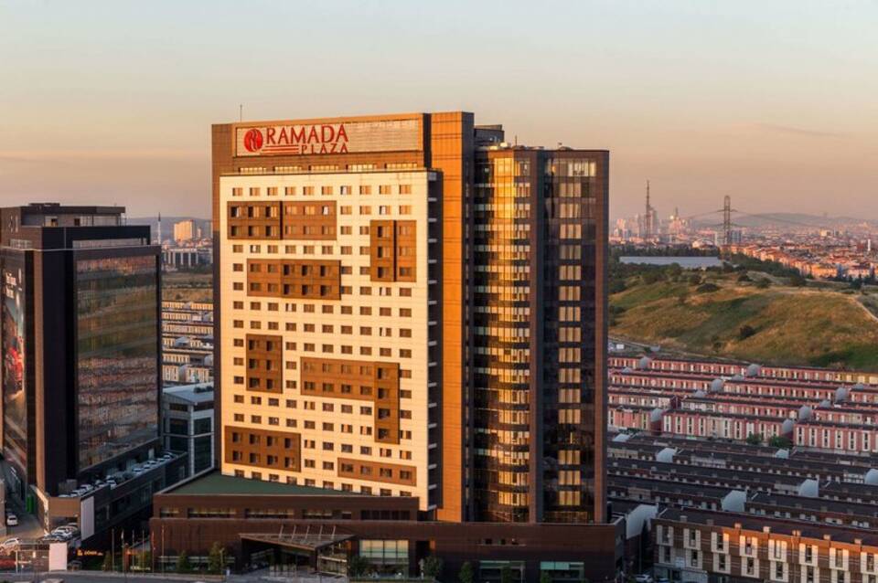 Ramada Plaza by Wyndham Istanbul Tekstilkent 3